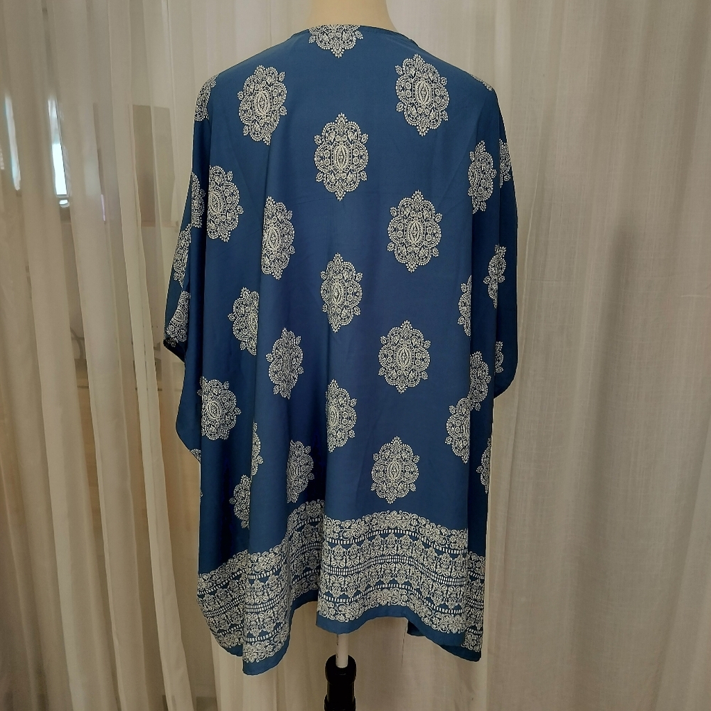2/$30 Blue & White Satin Kimono Swim Coverup Size XL Made in USA - Picture 6 of 11
